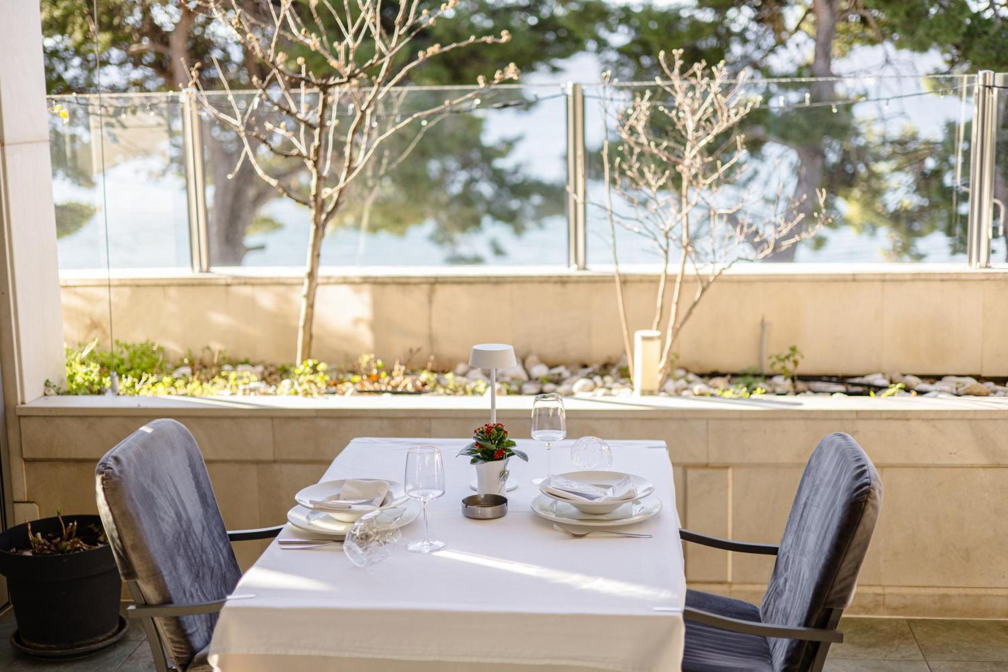 Rogac Rooms & Restaurant Omiš Екстериор снимка