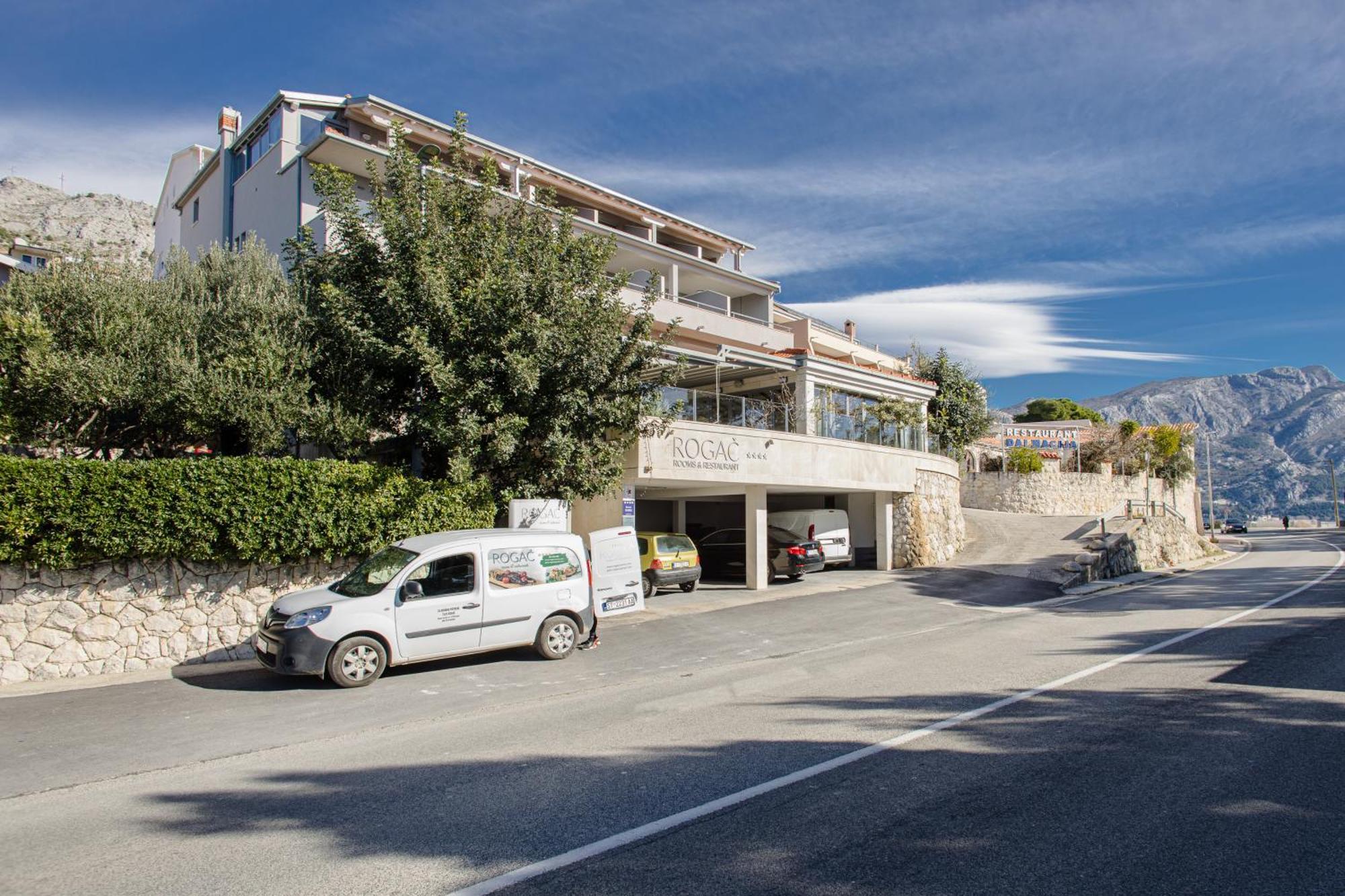 Rogac Rooms & Restaurant Omiš Екстериор снимка