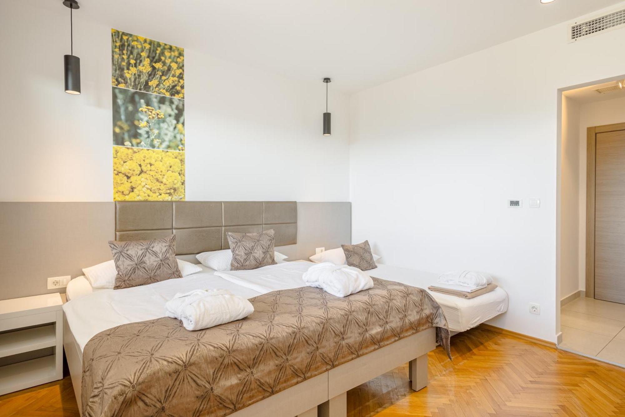 Rogac Rooms & Restaurant Omiš Екстериор снимка