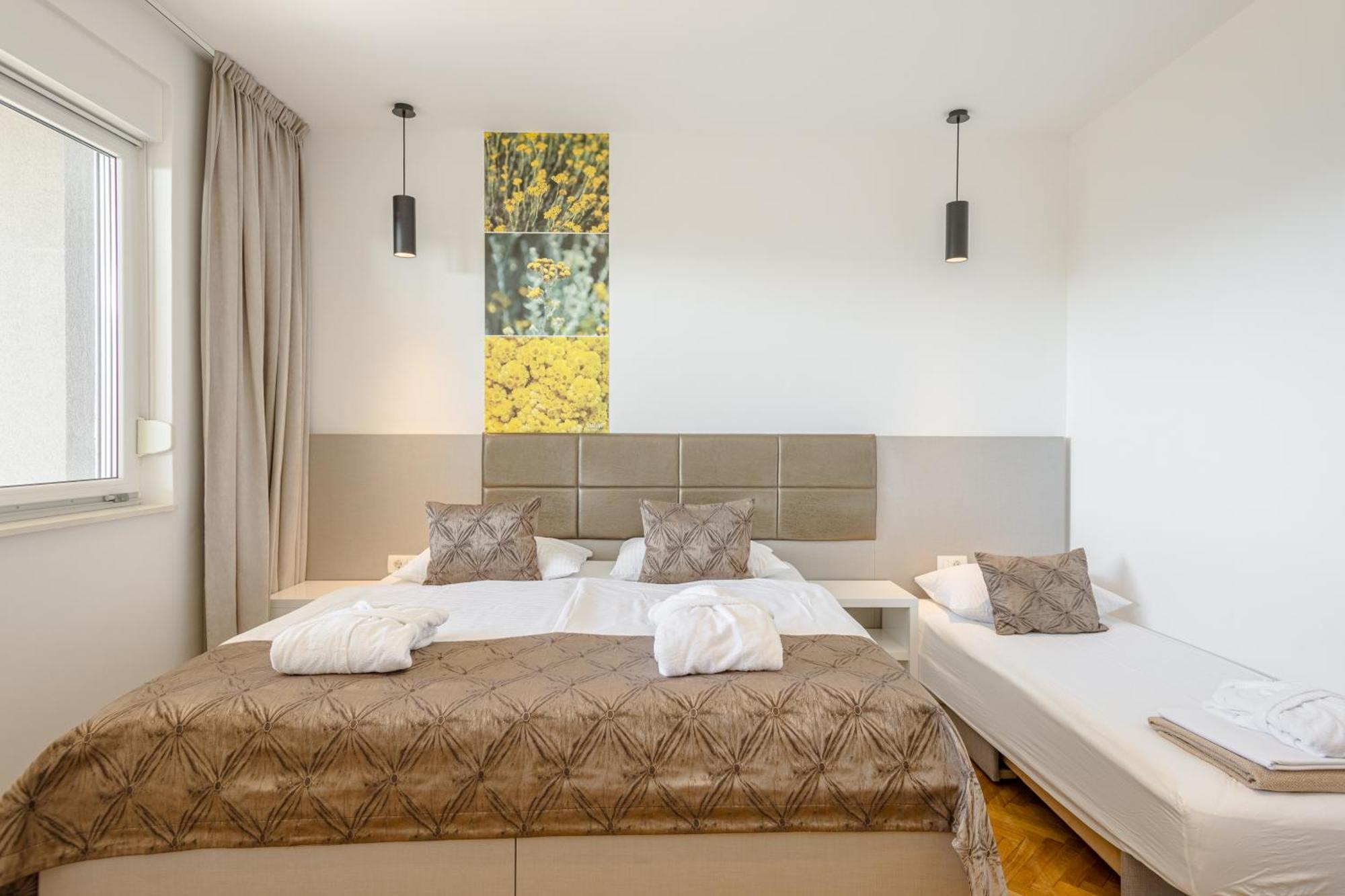 Rogac Rooms & Restaurant Omiš Екстериор снимка